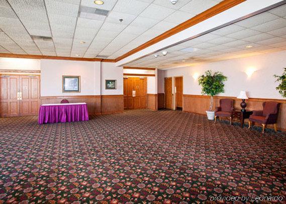 Quality Inn And Conference Center I-80 Grand Island Doniphan Facilities photo